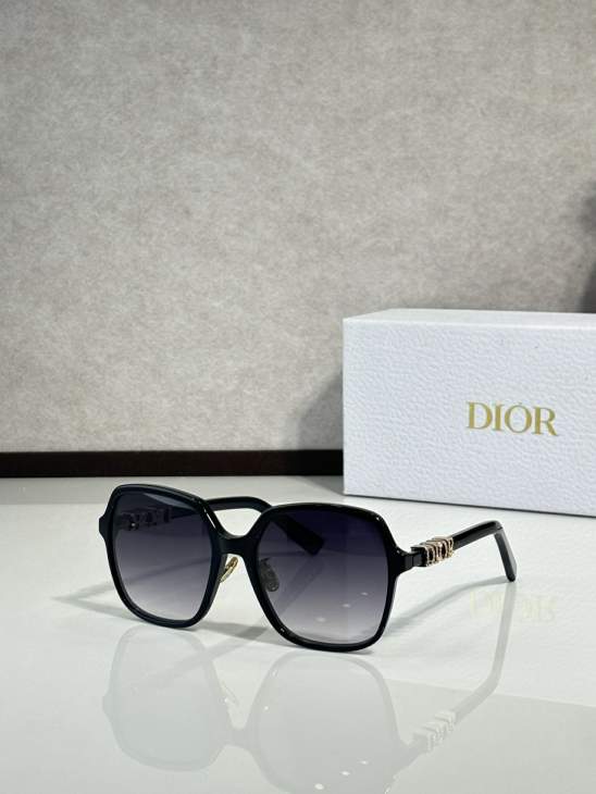 Picture of Dior Sunglasses _SKUfw76301190fw